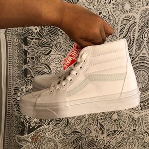 ALL WHITE BRAND NEW HIGH TOP VANS SK8-Hi Lite